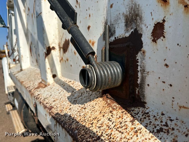 image for item KM9808 1989 White GMC WCS  dump truck