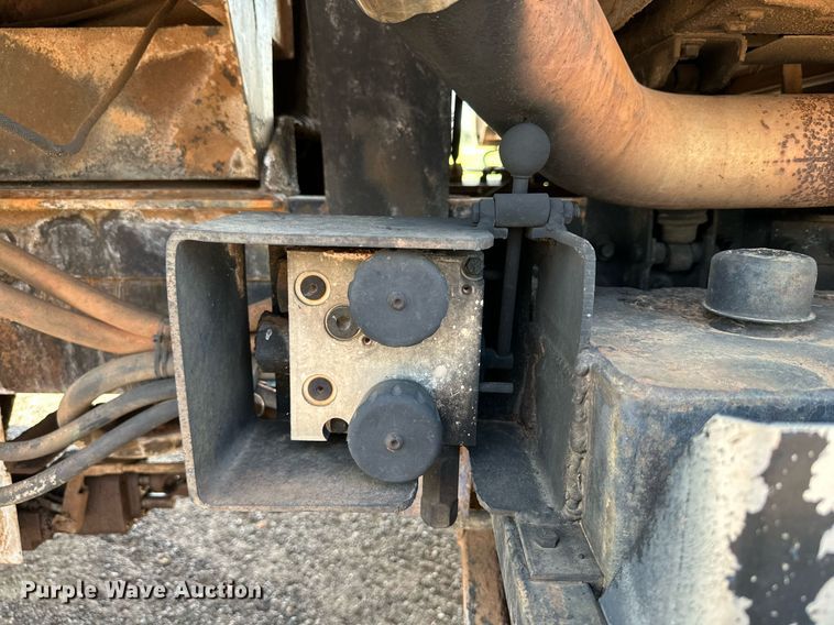 image for item KM9808 1989 White GMC WCS  dump truck