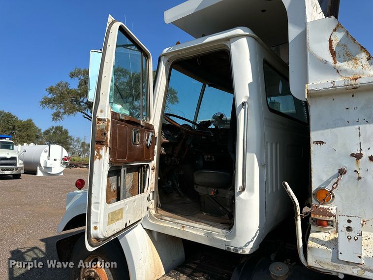 image for item KM9808 1989 White GMC WCS  dump truck