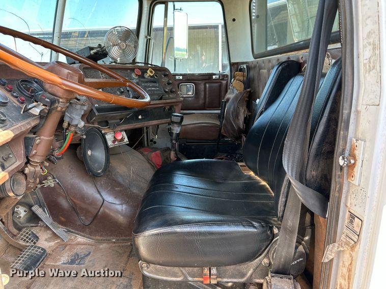 image for item KM9808 1989 White GMC WCS  dump truck