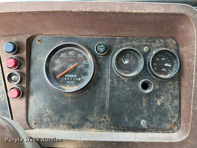 image for item KM9808 1989 White GMC WCS  dump truck