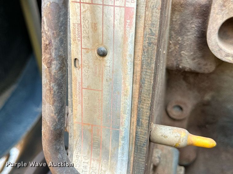 image for item KM9808 1989 White GMC WCS  dump truck