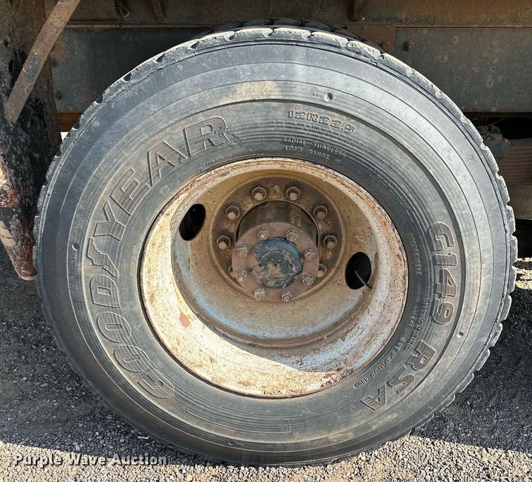 image for item KM9808 1989 White GMC WCS  dump truck