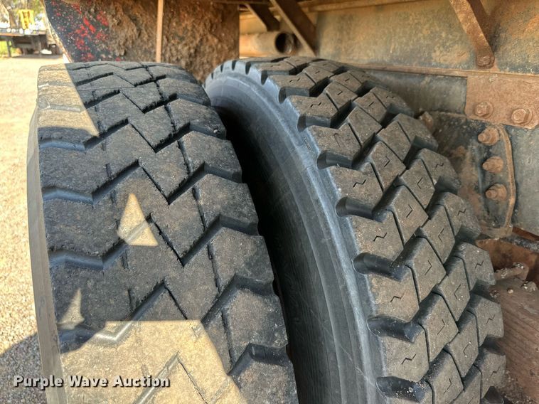 image for item KM9808 1989 White GMC WCS  dump truck