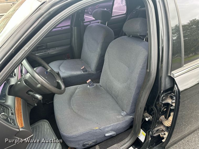 image for item KT9286 2008 Ford Crown Victoria