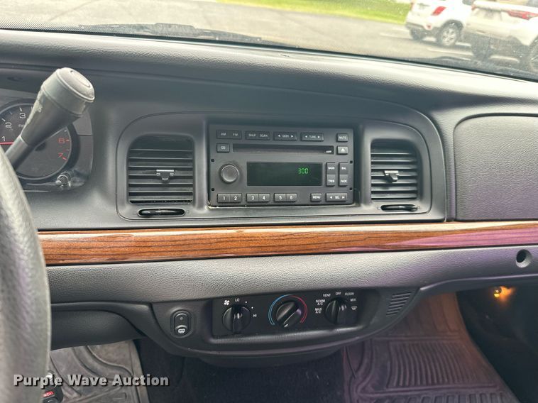 image for item KT9286 2008 Ford Crown Victoria