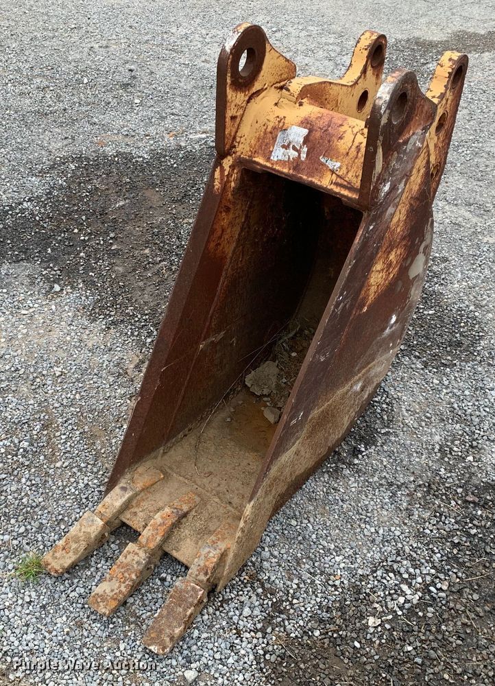 image for item LH9668 Gannon 12P  excavator bucket