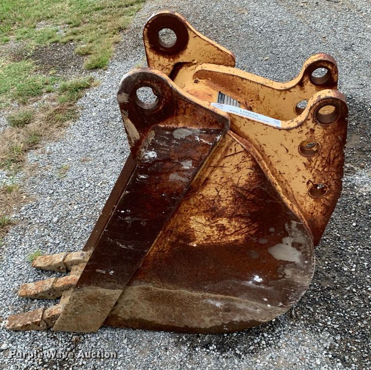 image for item LH9668 Gannon 12P  excavator bucket