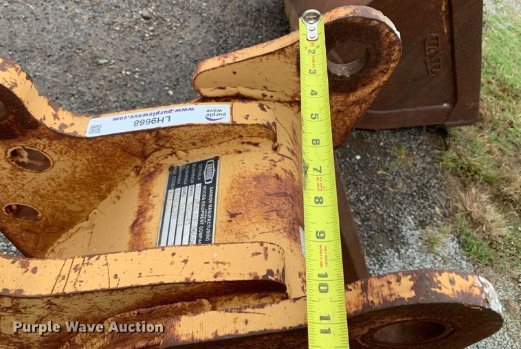 image for item LH9668 Gannon 12P  excavator bucket