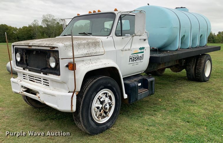 image for item LH9671 1986 Chevrolet CC7D042  flatbed truck