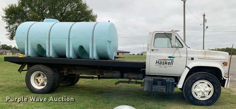 image for item LH9671 1986 Chevrolet CC7D042  flatbed truck