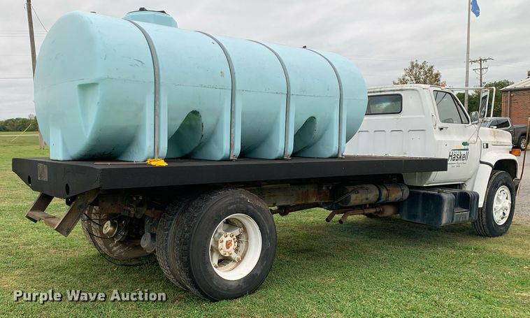 image for item LH9671 1986 Chevrolet CC7D042  flatbed truck