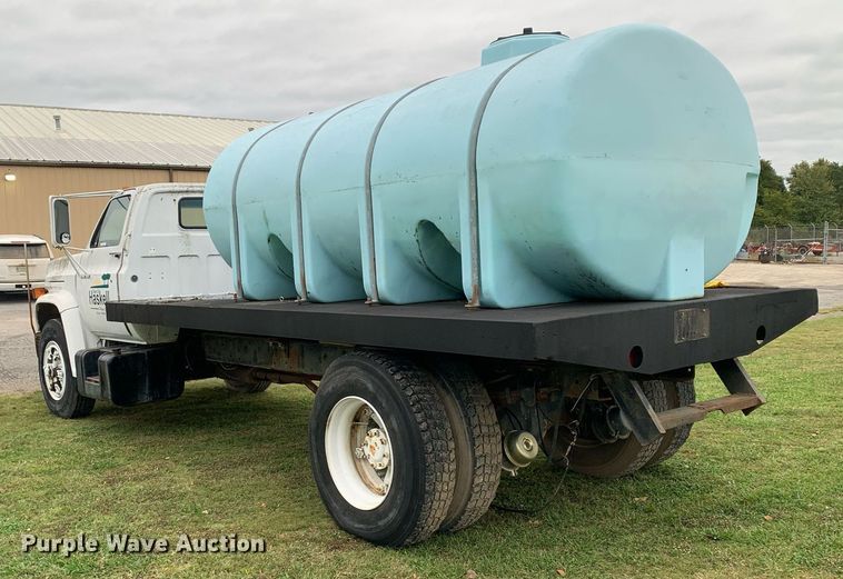 image for item LH9671 1986 Chevrolet CC7D042  flatbed truck