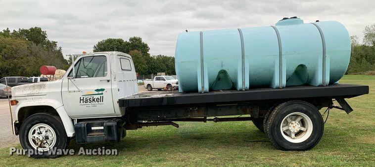 image for item LH9671 1986 Chevrolet CC7D042  flatbed truck