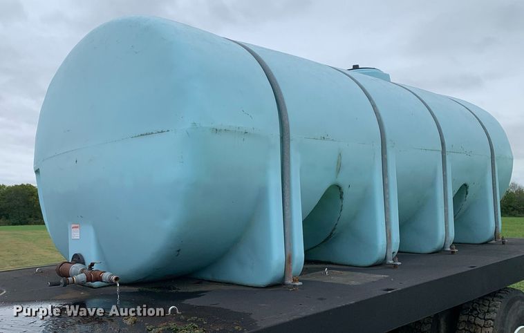 image for item LH9671 1986 Chevrolet CC7D042  flatbed truck