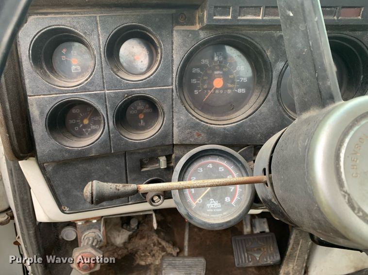 image for item LH9671 1986 Chevrolet CC7D042  flatbed truck