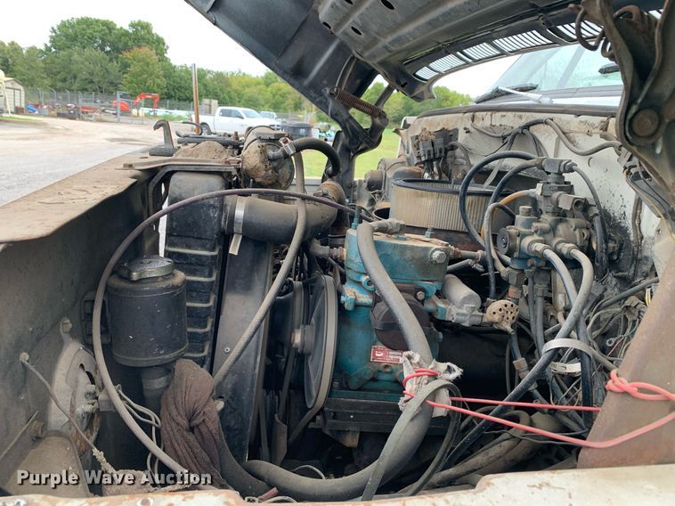 image for item LH9671 1986 Chevrolet CC7D042  flatbed truck