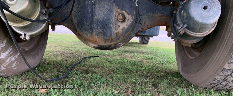 image for item LH9671 1986 Chevrolet CC7D042  flatbed truck