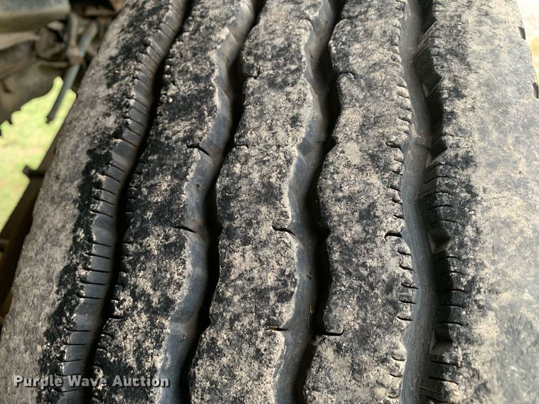 image for item LH9671 1986 Chevrolet CC7D042  flatbed truck