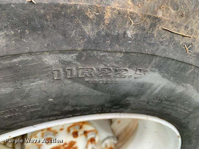 image for item LH9671 1986 Chevrolet CC7D042  flatbed truck