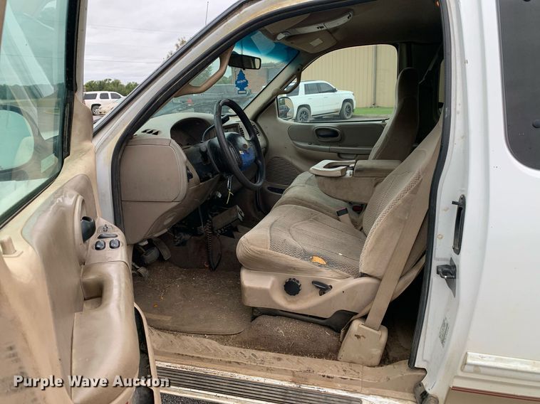 image for item LH9672 2000 Ford F150  SuperCab pickup truck