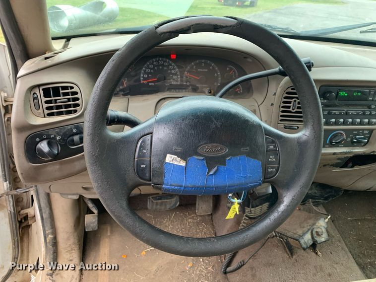 image for item LH9672 2000 Ford F150  SuperCab pickup truck