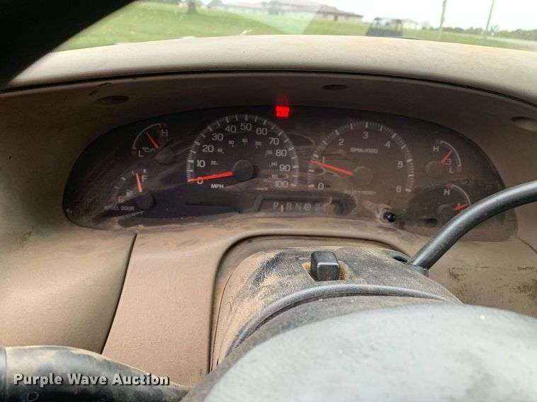 image for item LH9672 2000 Ford F150  SuperCab pickup truck