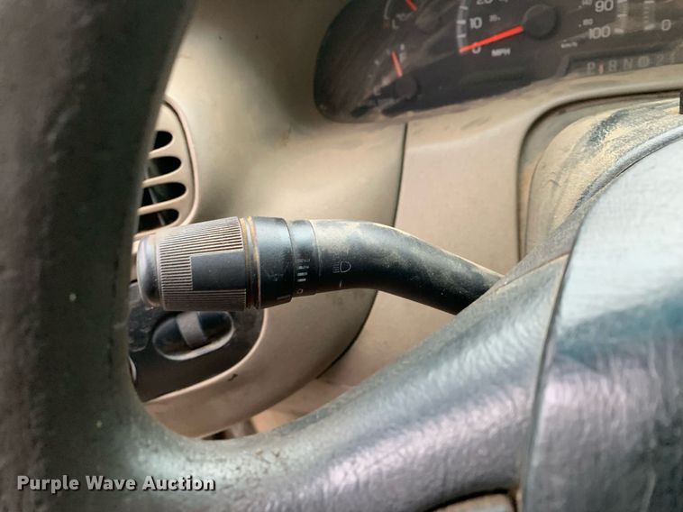 image for item LH9672 2000 Ford F150  SuperCab pickup truck