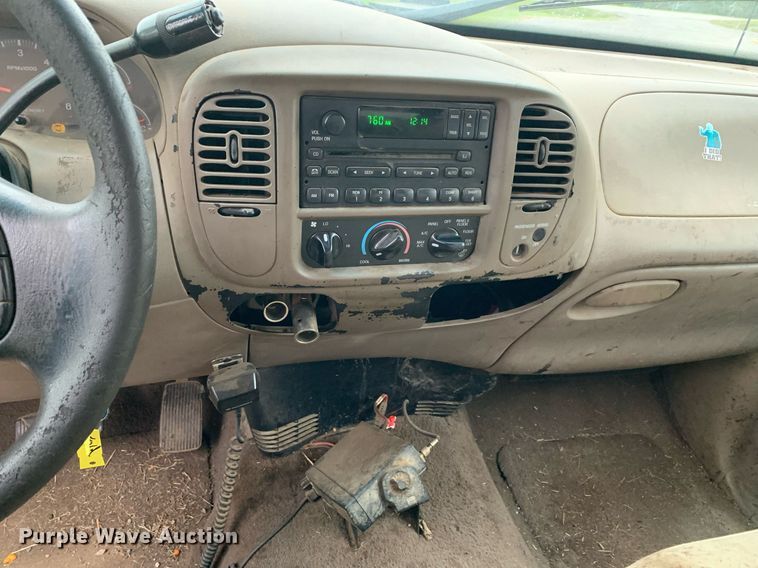 image for item LH9672 2000 Ford F150  SuperCab pickup truck