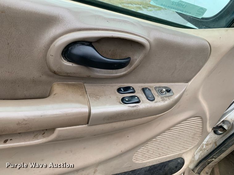 image for item LH9672 2000 Ford F150  SuperCab pickup truck