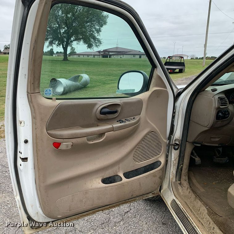 image for item LH9672 2000 Ford F150  SuperCab pickup truck