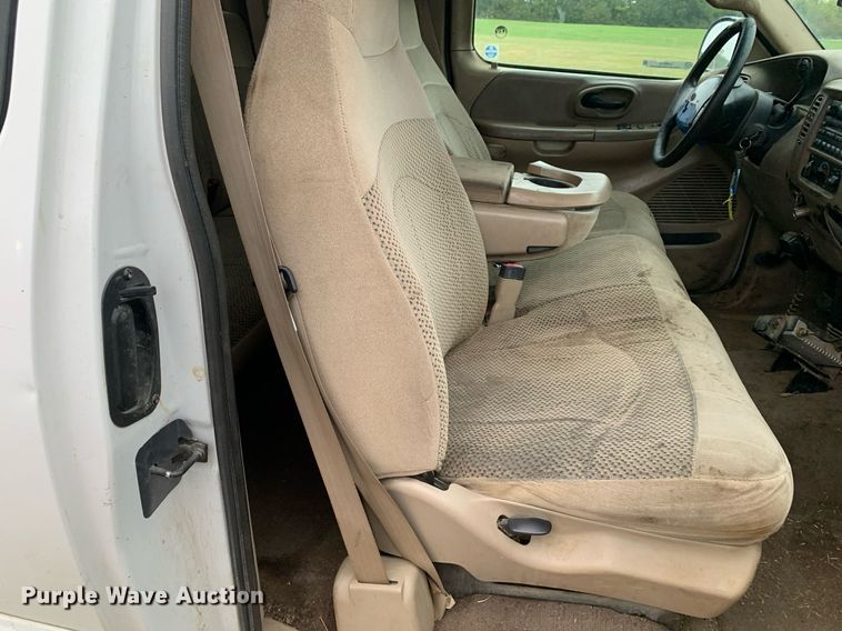 image for item LH9672 2000 Ford F150  SuperCab pickup truck