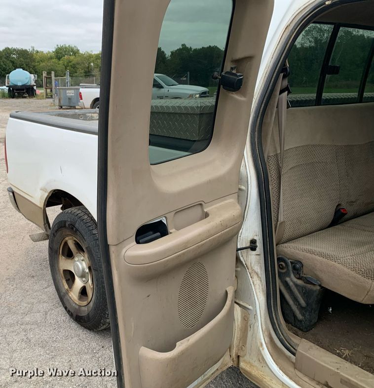 image for item LH9672 2000 Ford F150  SuperCab pickup truck