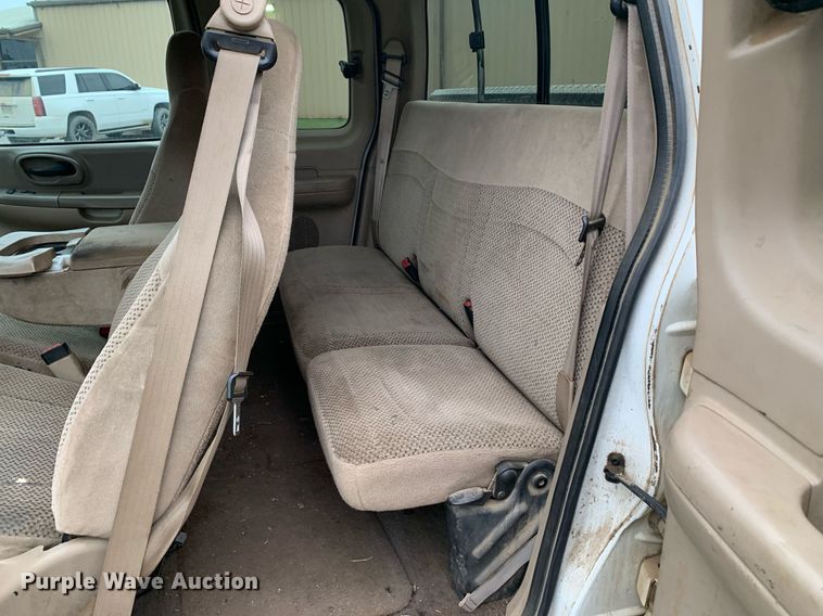 image for item LH9672 2000 Ford F150  SuperCab pickup truck