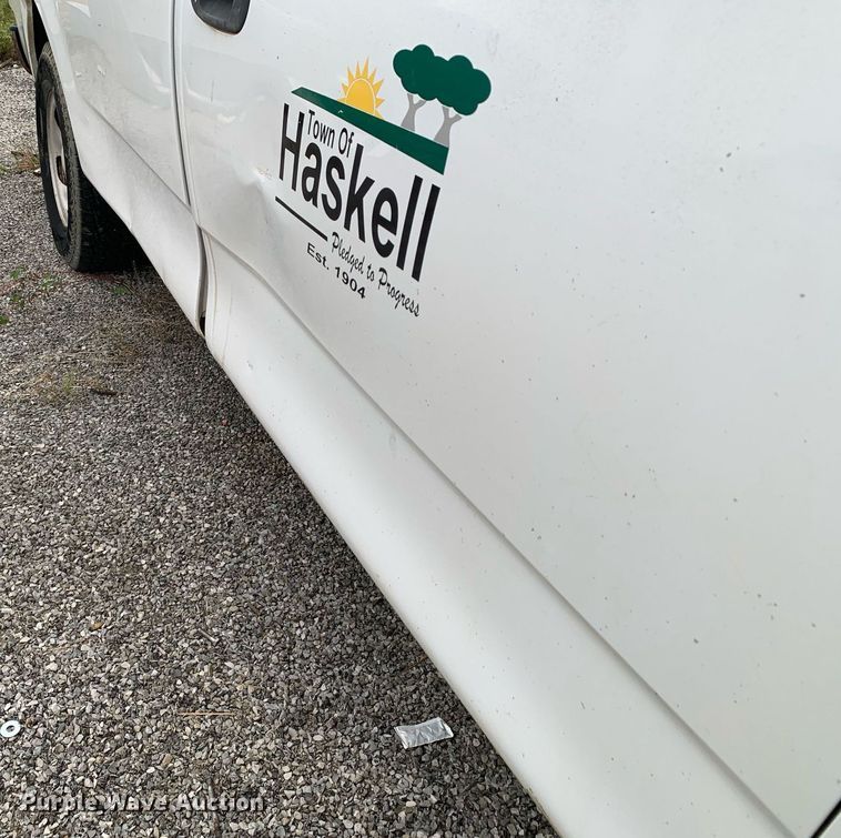 image for item LH9673 2004 Ford F150  pickup truck