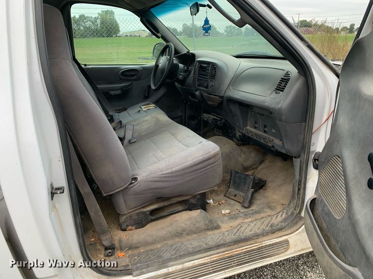 image for item LH9673 2004 Ford F150  pickup truck