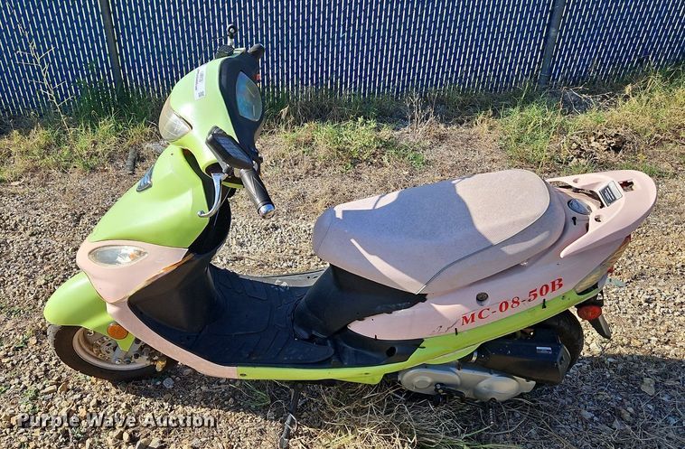 image for item LM9125 2008 BENZHOU MC-08-50B  scooter