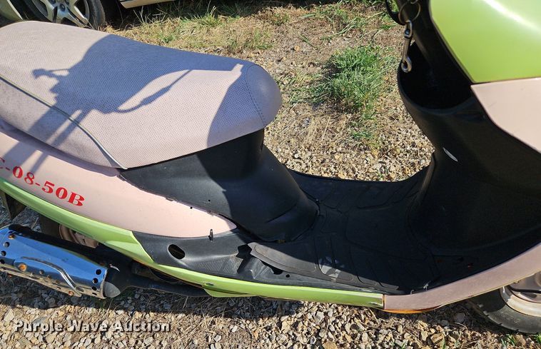 image for item LM9125 2008 BENZHOU MC-08-50B  scooter