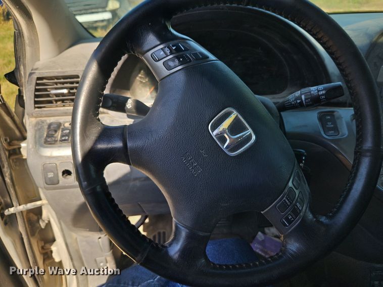 image for item LM9126 2006 Honda Odyssey  van