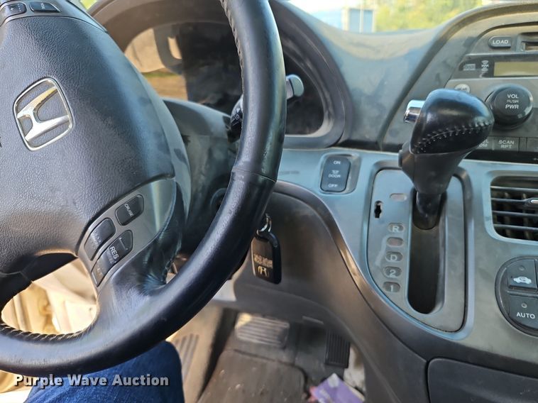 image for item LM9126 2006 Honda Odyssey  van