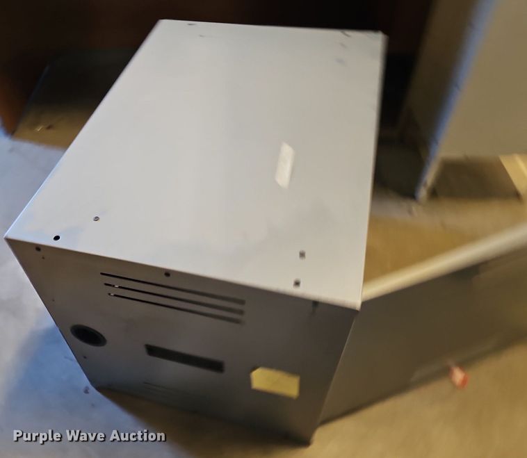 image for item LM9251 Approximately 25 storage charging stations