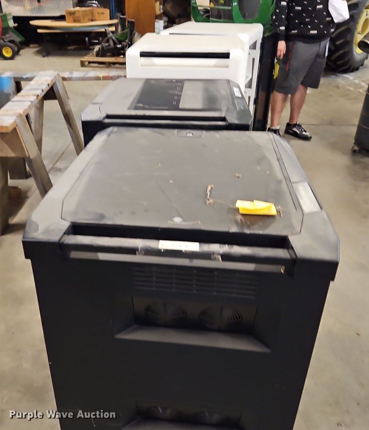 image for item LM9252 (4) charging carts