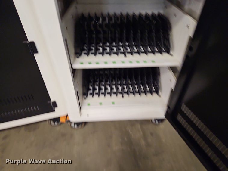 image for item LM9252 (4) charging carts