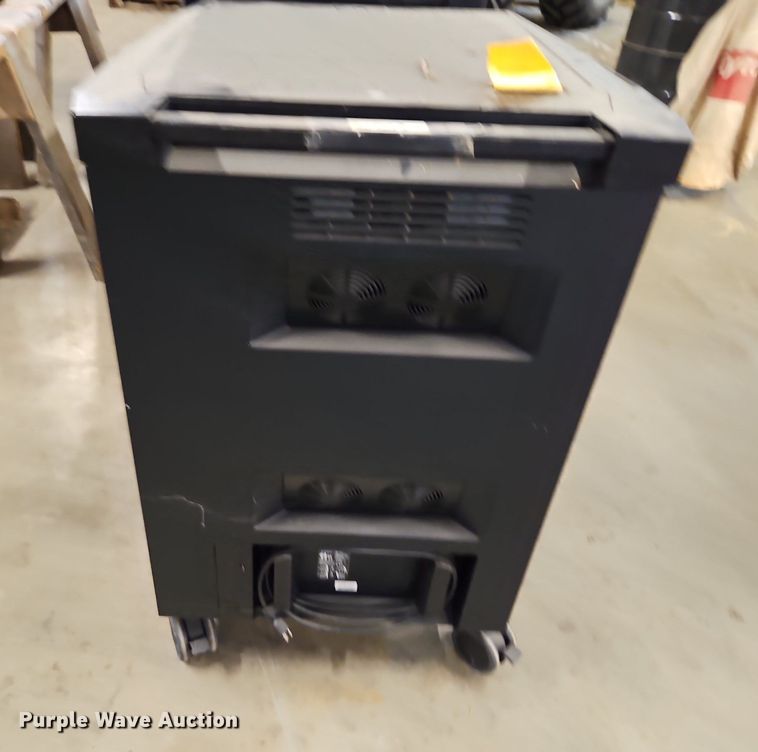 image for item LM9252 (4) charging carts