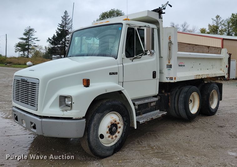 image for item LO9842 2000 Freightliner FL70  dump truck
