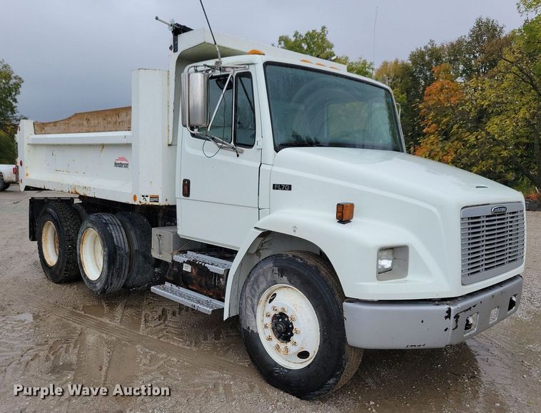 image for item LO9842 2000 Freightliner FL70  dump truck