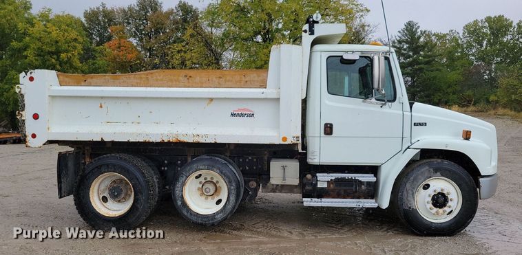 image for item LO9842 2000 Freightliner FL70  dump truck