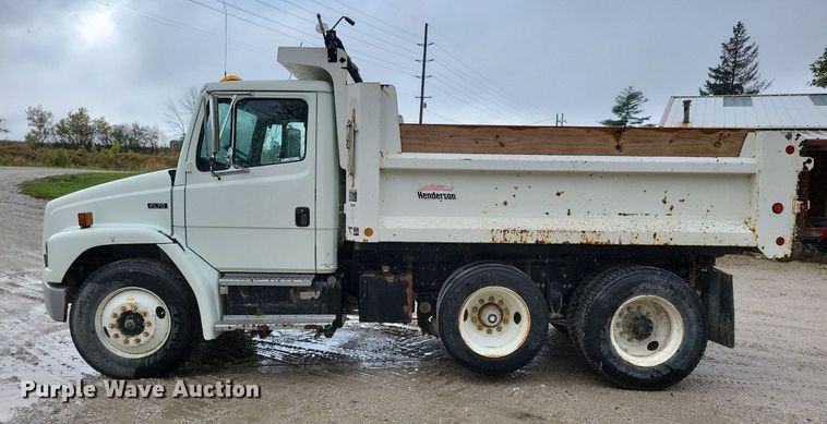 image for item LO9842 2000 Freightliner FL70  dump truck