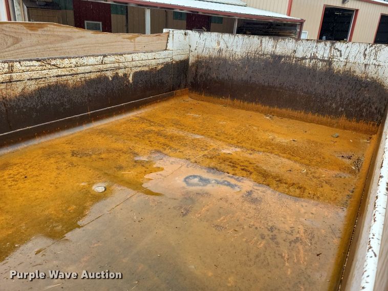 image for item LO9842 2000 Freightliner FL70  dump truck