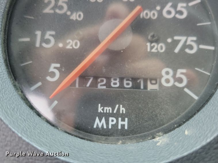 image for item LO9842 2000 Freightliner FL70  dump truck